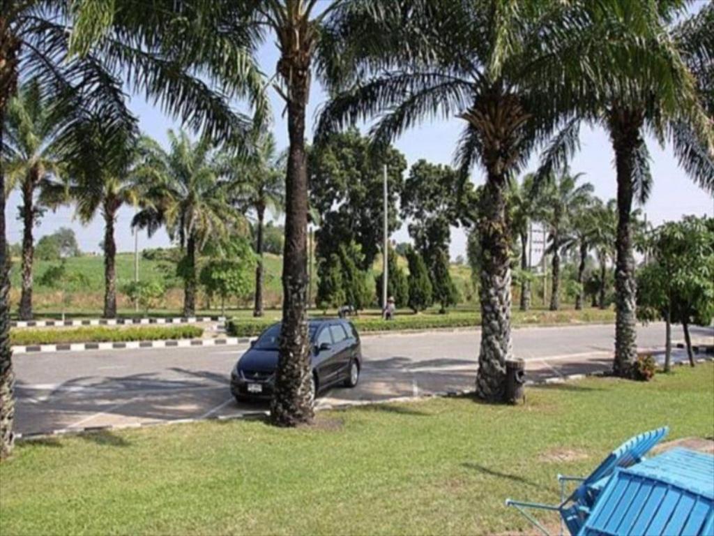 Pattaya Country Club & Resort Ban Pong  Ngoại thất bức ảnh
